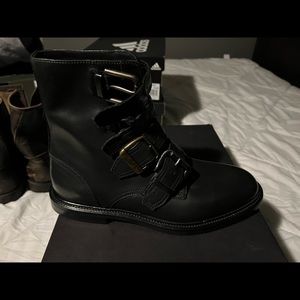 Men’s authentic D&G buckle boots. Rare.